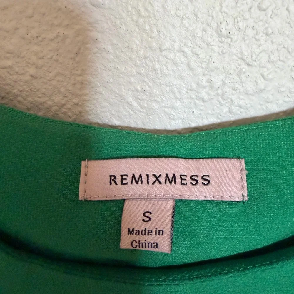 Green Ruffle Sleeveless Top - Picture 4 of 5